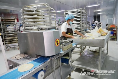 昌吉市食品企業(yè)開足馬力生產(chǎn)保供應(yīng)